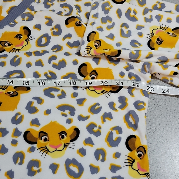 Disney's Lion King Sleep Top - Picture 7 of 7